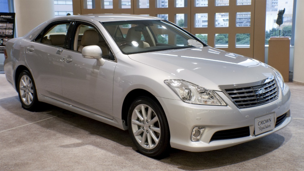 Toyota crown 200